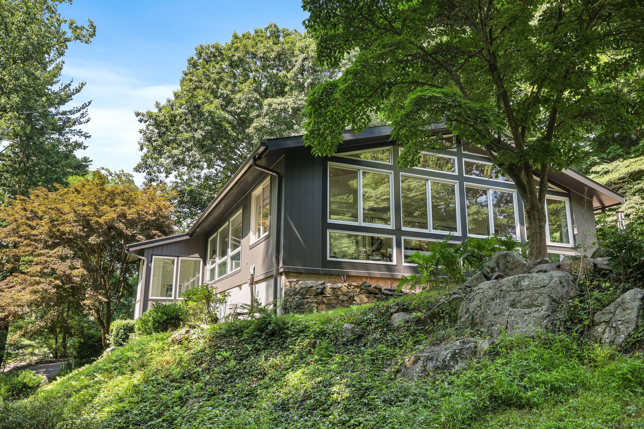 22 Sunswyck Road Darien, CT 06820 - Photo 35 of 38