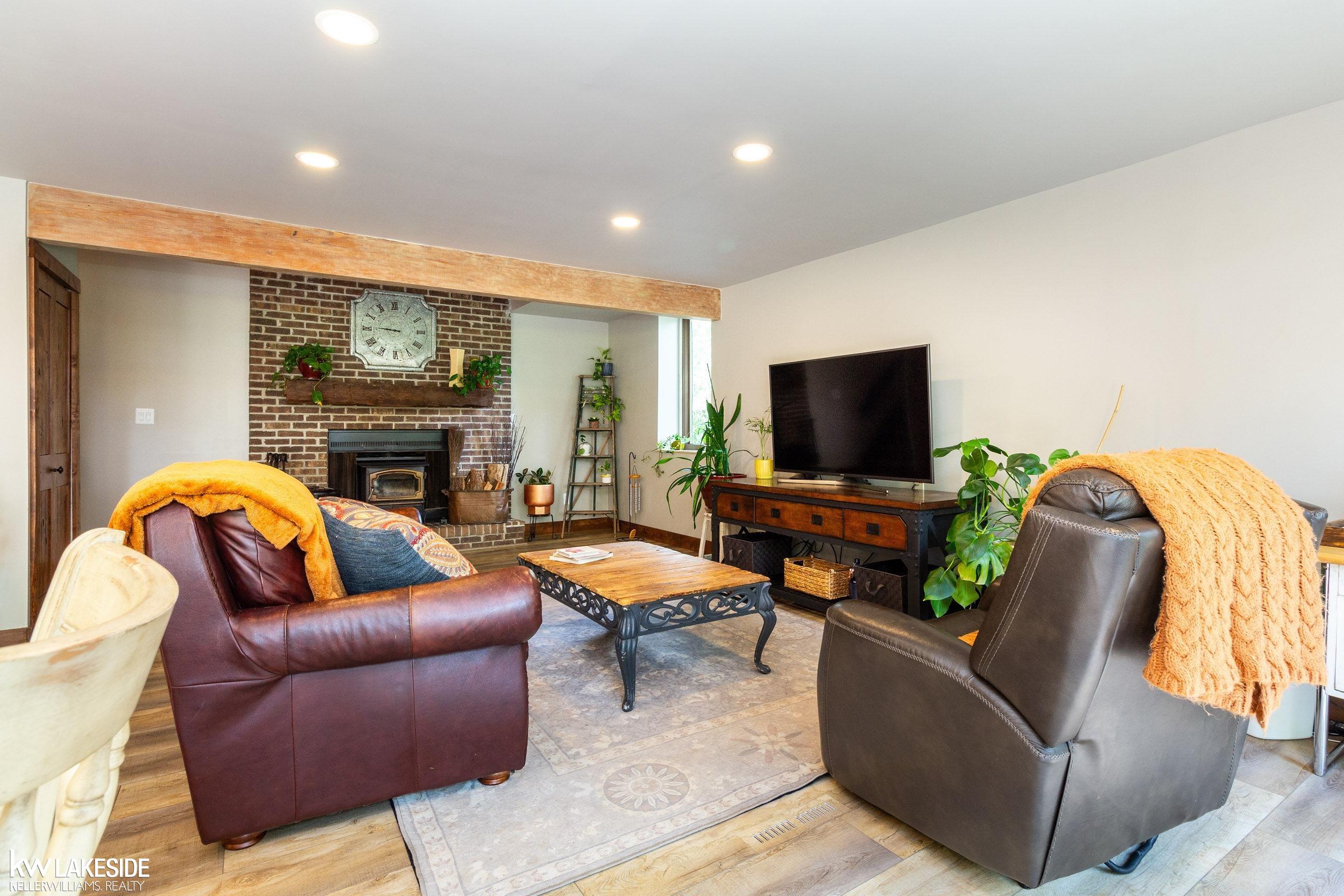 845 East Leonard Road Leonard, MI 48367 - Photo 12 of 61 50121218-11.JPG