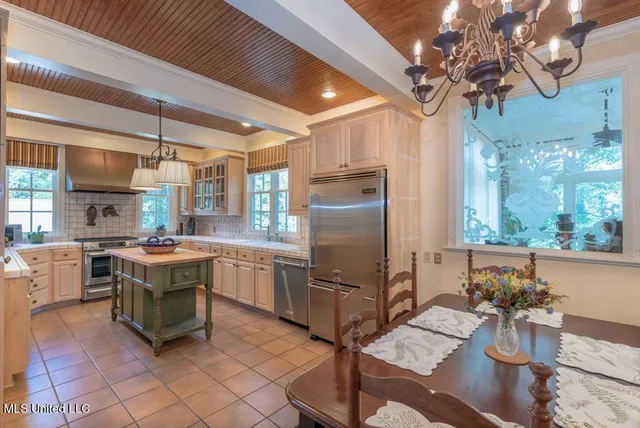 $1,850,000 | 1164 Lower Woodville Road, Natchez, MS 39120