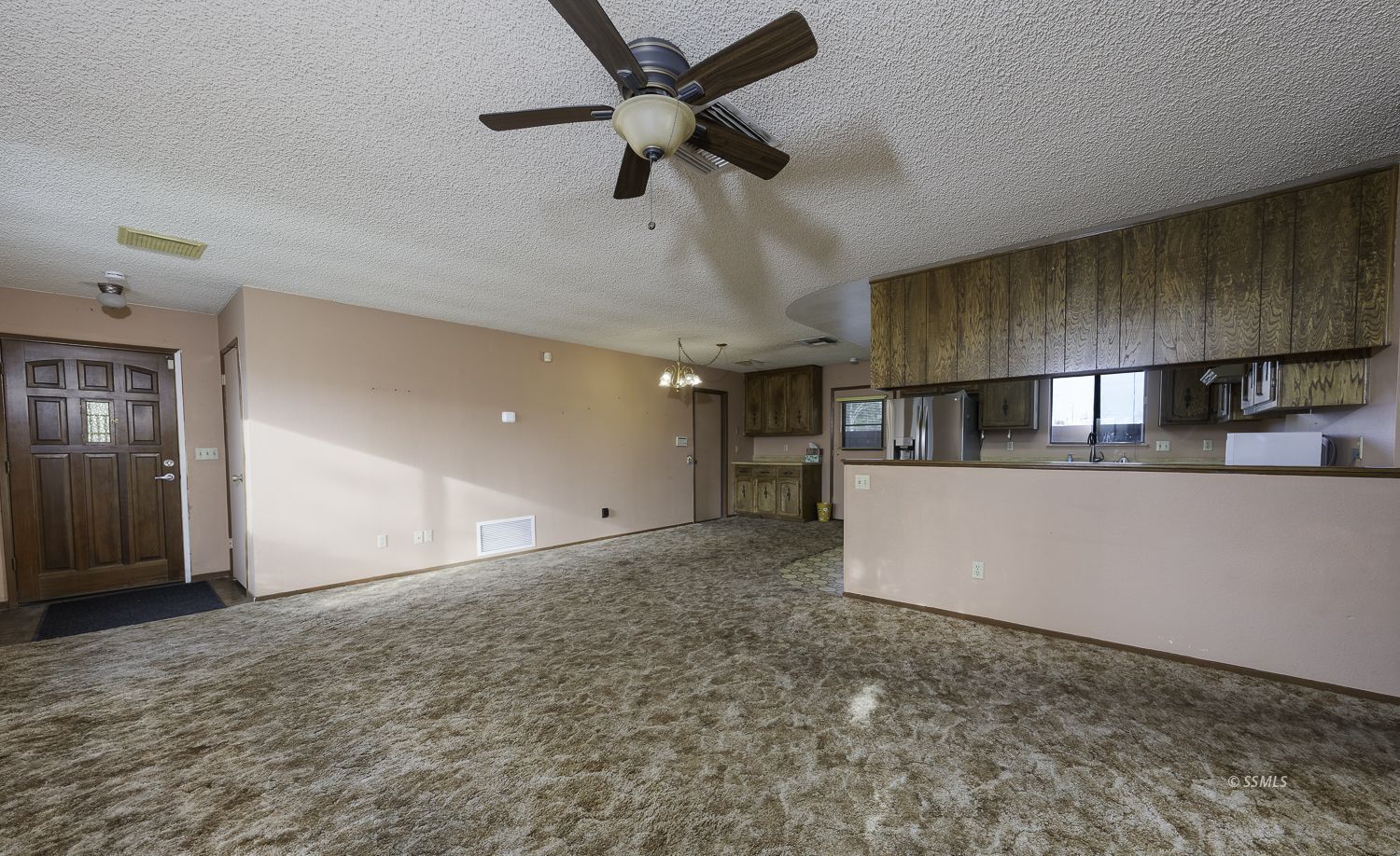 219 West Church Avenue Ridgecrest, CA 93555 - Photo 5 of 46