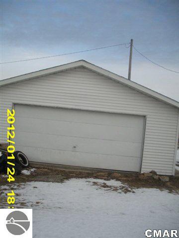 1961 South Loomis Road Mount Pleasant, MI 48858 - Photo 3 of 5 1767072-2.JPG
