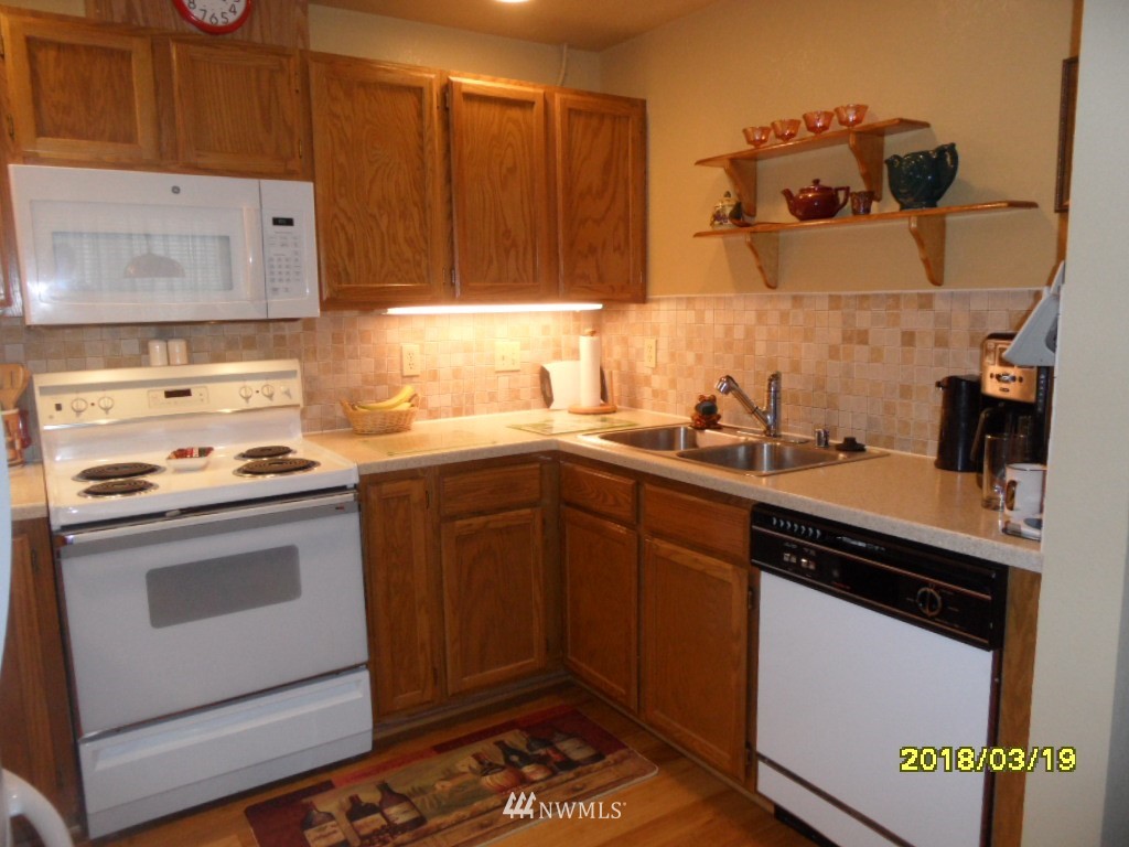 1926 Rucker Avenue, Unit 2 Everett, WA 98201 - Photo 9 of 23