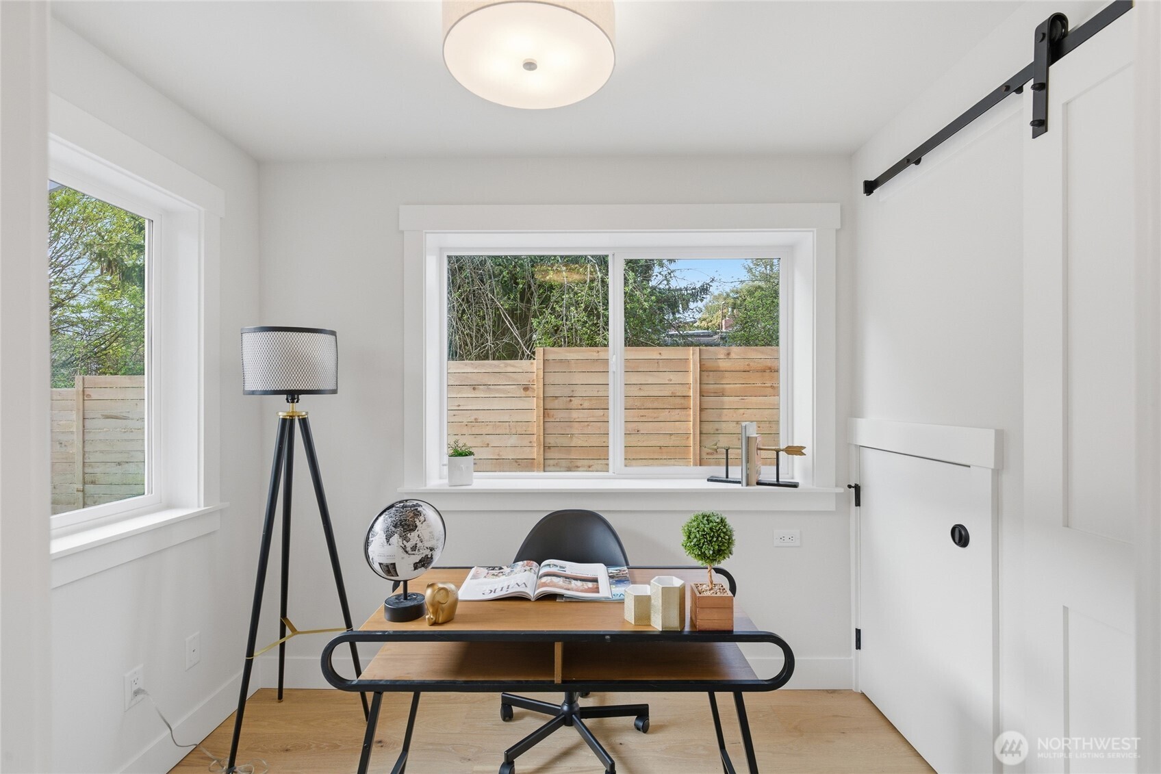 8815 Densmore Avenue North, Unit B Seattle, WA 98103 - Photo 14 of 17