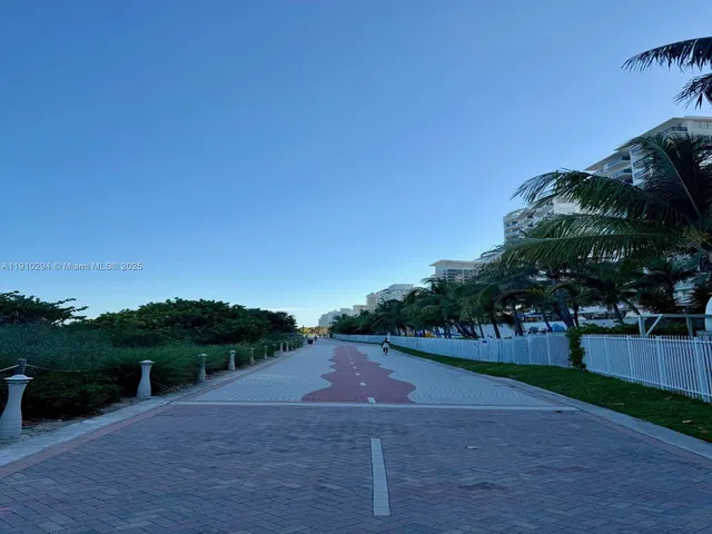 $3,200 | 6061 Collins Avenue, Unit 11A, Miami Beach, FL 33140