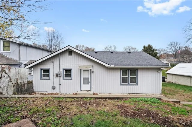 $164,900 | 9421 East 15th Street South, Independence, MO 64052
