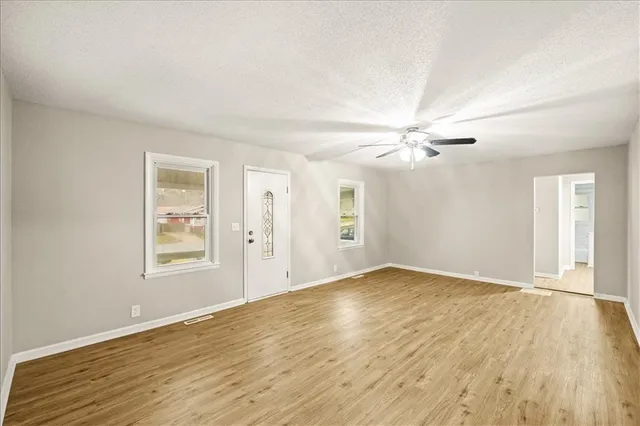 $164,900 | 9421 East 15th Street South, Independence, MO 64052