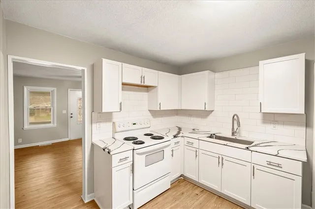 $164,900 | 9421 East 15th Street South, Independence, MO 64052