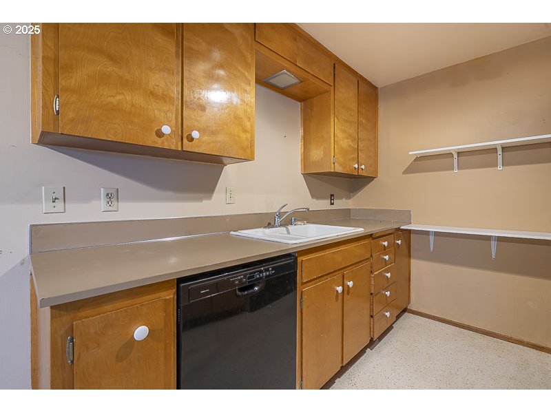 1140 Stanfield Road Woodburn, OR 97071 - Photo 12 of 26 Gallery Image 12