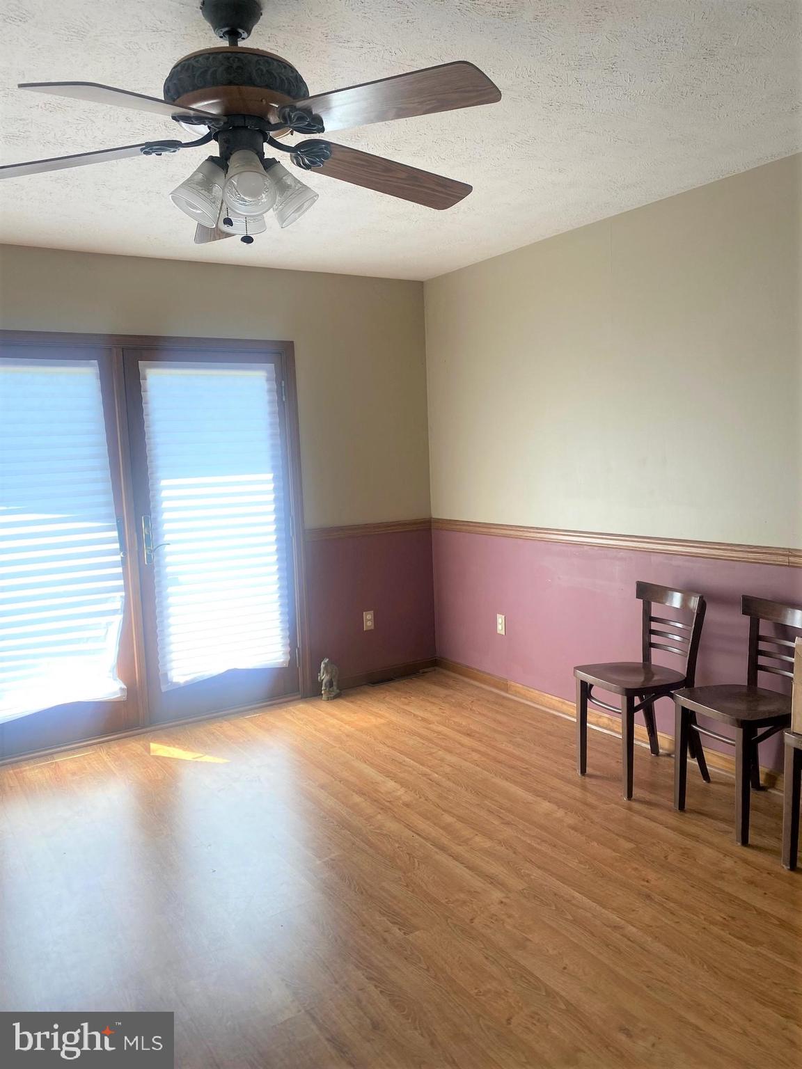 Chair-Rail Molding