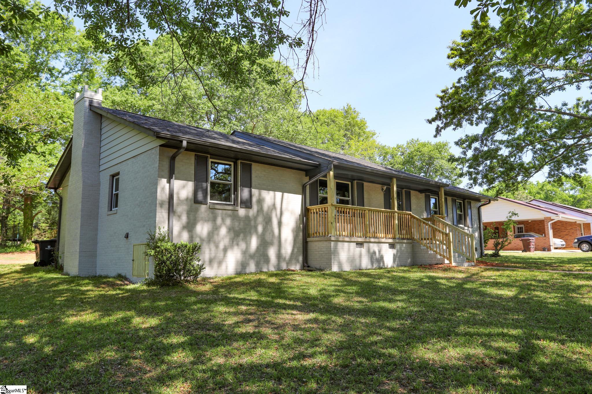 208 Magnolia Terrace Pendleton, SC 29670 - Photo 3 of 24 Gallery Image 3