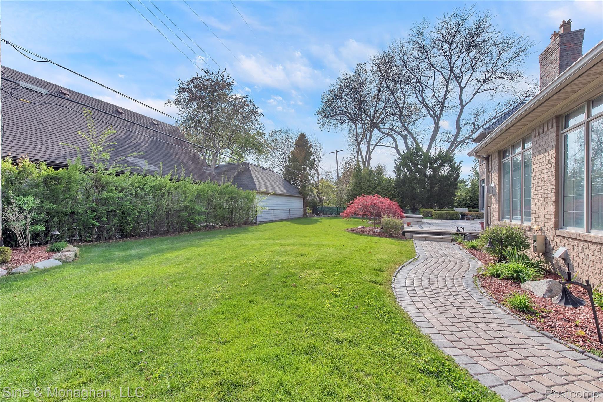 45 Roslyn Road Grosse Pointe, MI 48236 - Photo 68 of 88 45 Roslyn - HD Drone Photography-20.jpg