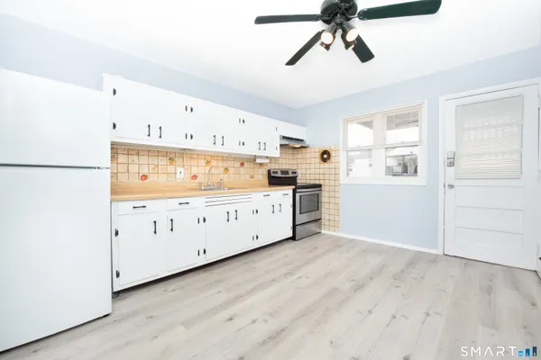 $199,900 | 185 Cherry Hill Drive, Unit 1A, Bridgeport, CT 06606