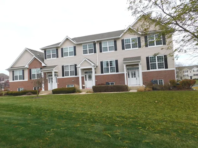 $292,000 | 3748 Bailey Road, Unit 3748, Yorkville, IL 60560