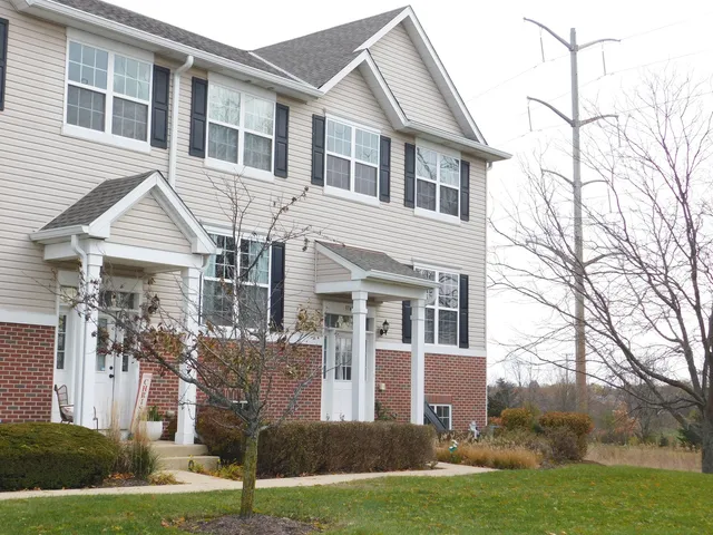 $292,000 | 3748 Bailey Road, Unit 3748, Yorkville, IL 60560