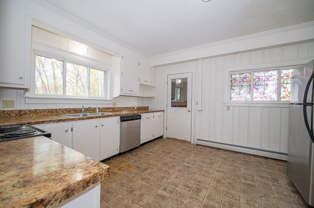 3 Wrentham Road Worcester, MA 01602 - Photo 14 of 36