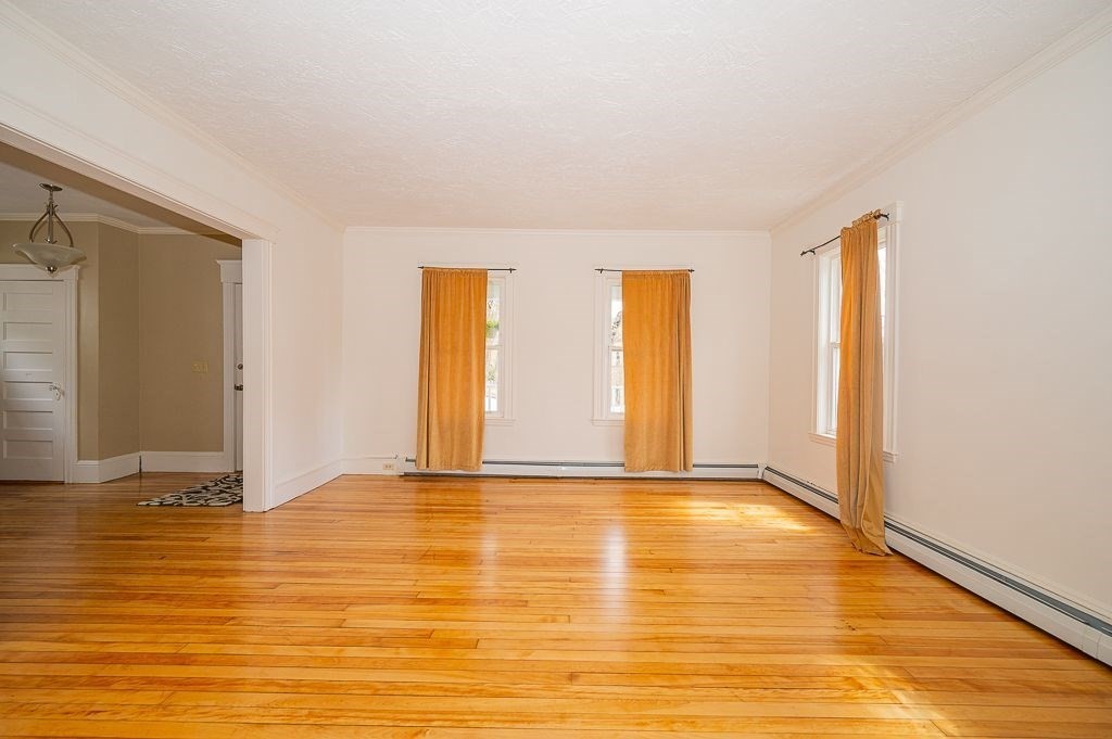 3 Wrentham Road Worcester, MA 01602 - Photo 9 of 36