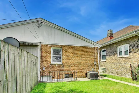 $255,000 | 6751 South St Lawrence Avenue, Chicago, IL 60637