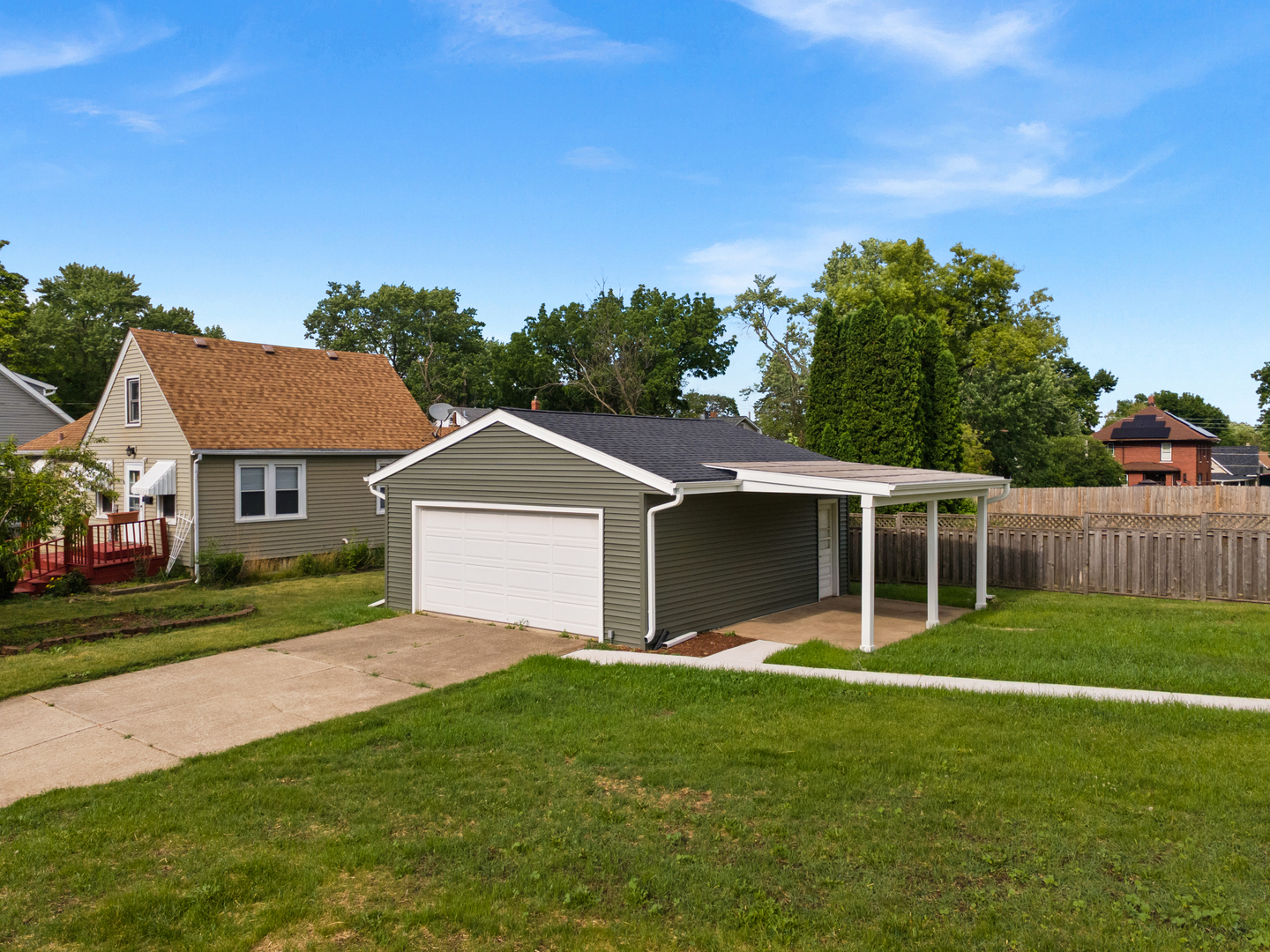 790 Wing Street Elgin, IL 60123 - Photo 7 of 29