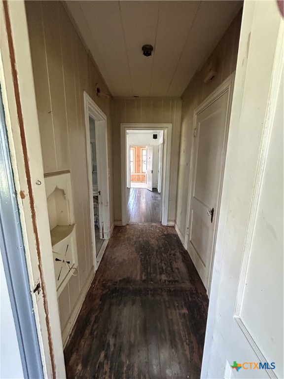 1511 East Constitution Street Victoria, TX 77901 - Photo 18 of 26 a view of hallway with wooden floor