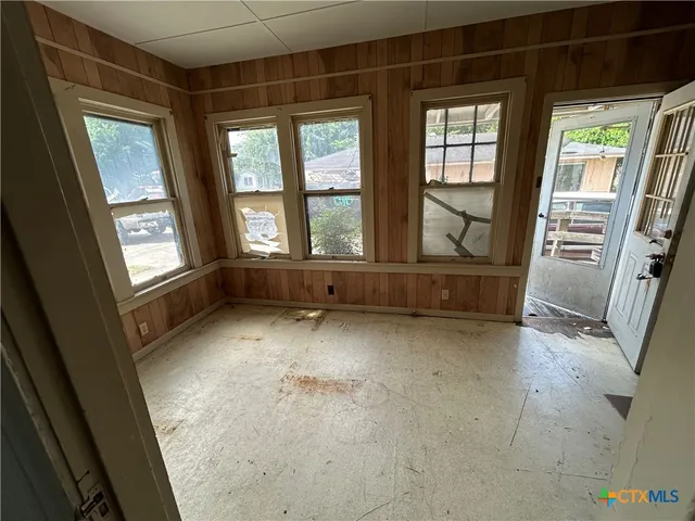 $137,900 | 1511 East Constitution Street, Victoria, TX 77901