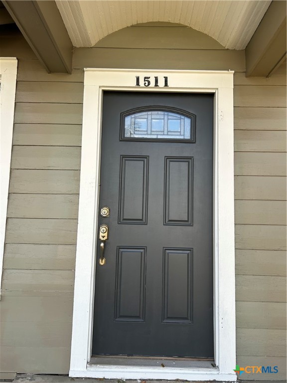 1511 East Constitution Street Victoria, TX 77901 - Photo 5 of 26 a view of door