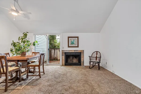 $450,000 | 106 Courtyards East, Windsor, CA 95492