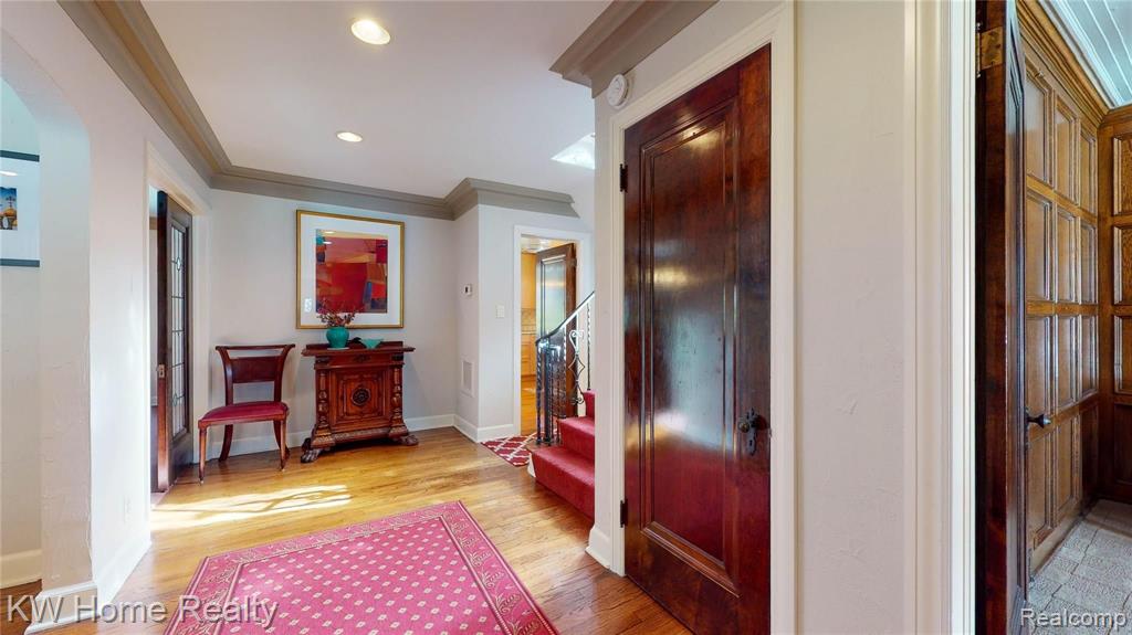 1146 Yorkshire Road Grosse Pointe Park, MI 48230 - Photo 4 of 39