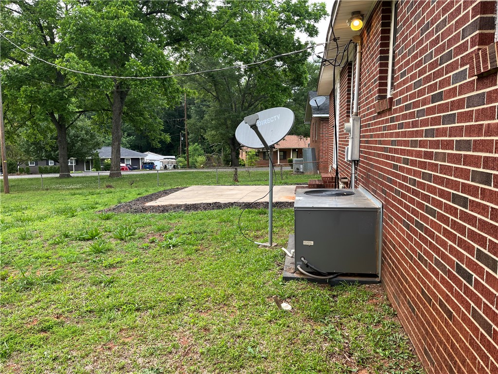 211 Darson Drive Anderson, SC 29621 - Photo 11 of 12 Backyard
