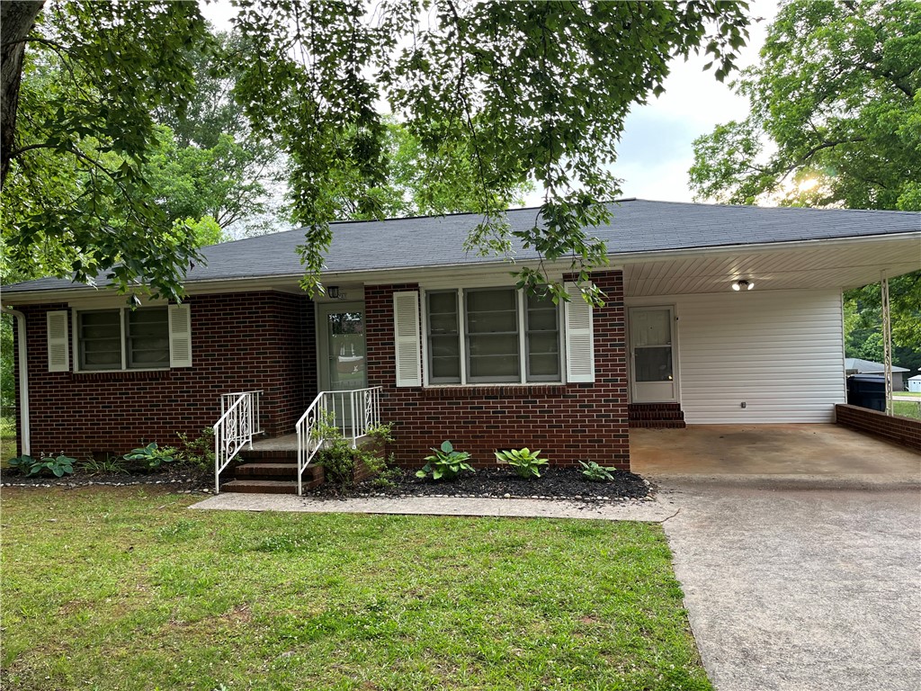 211 Darson Drive Anderson, SC 29621 - Photo 2 of 12 Front Yard#2
