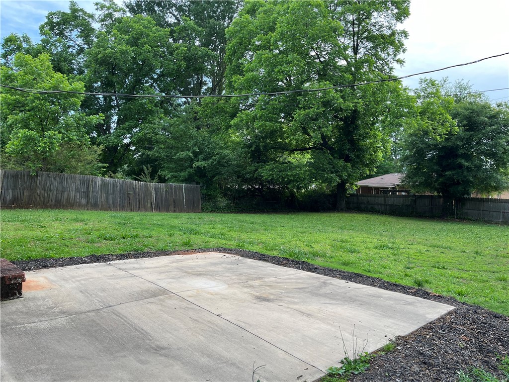 211 Darson Drive Anderson, SC 29621 - Photo 10 of 12 Backyard