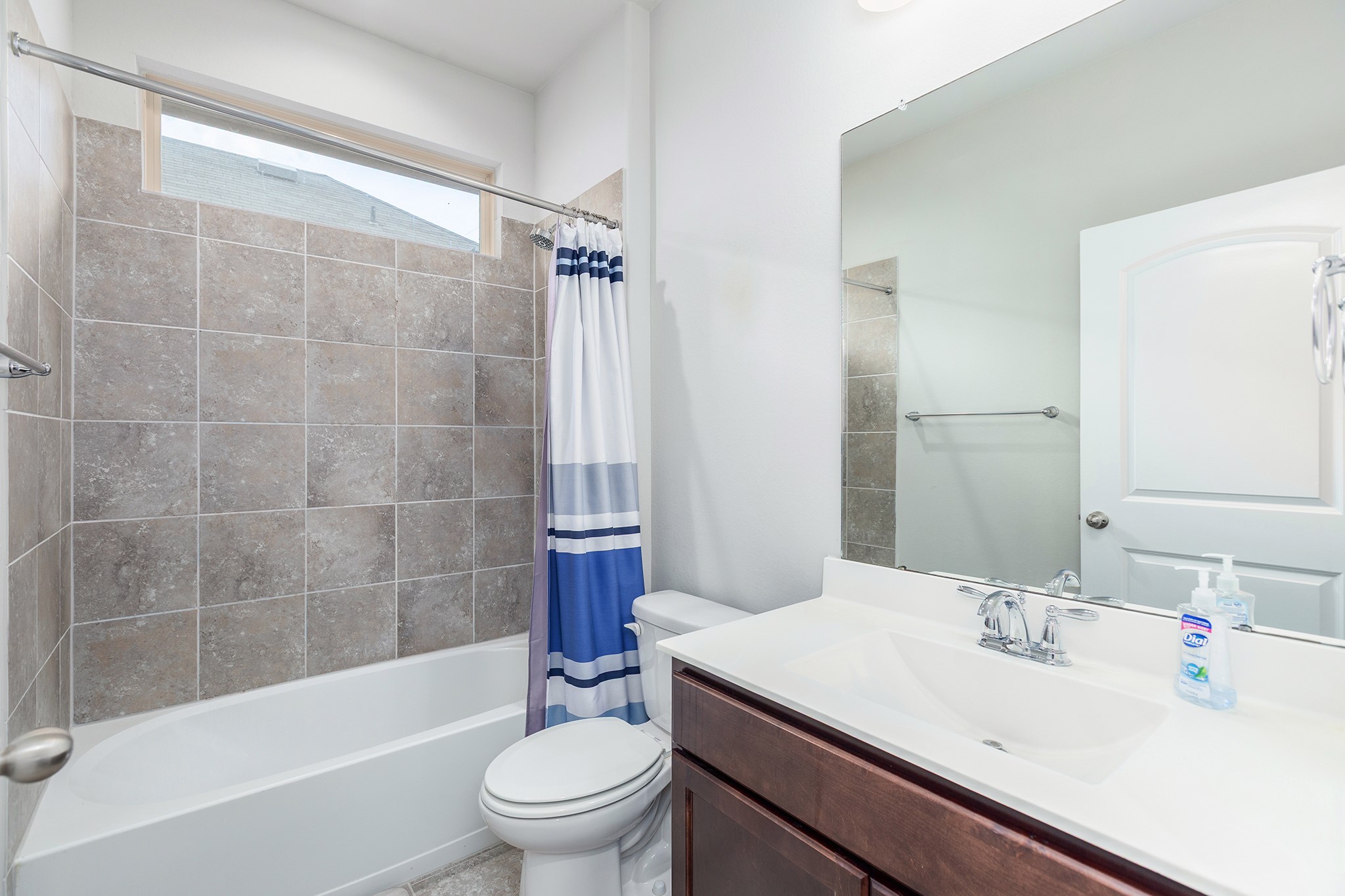 5611 Claymore Meadow Lane Spring, TX 77389 - Photo 24 of 32 a bathroom with a sink a toilet and a bathtub