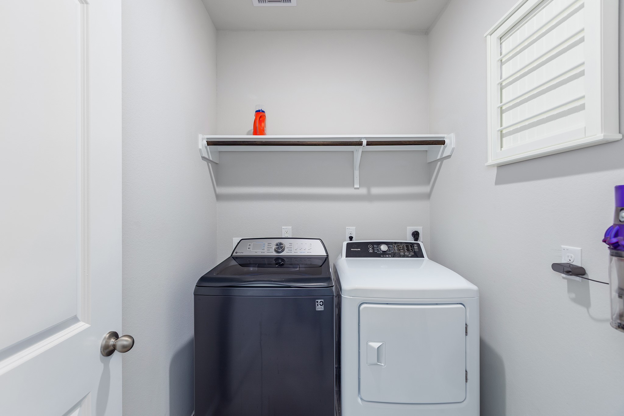 5611 Claymore Meadow Lane Spring, TX 77389 - Photo 26 of 32 a utility room with dryer and washer