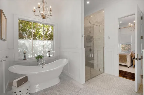 $1,985,000 | 7040 Gaston Avenue, Dallas, TX 75214