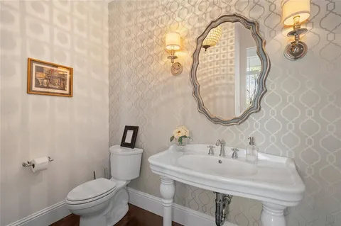 $1,985,000 | 7040 Gaston Avenue, Dallas, TX 75214