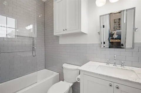 $1,985,000 | 7040 Gaston Avenue, Dallas, TX 75214