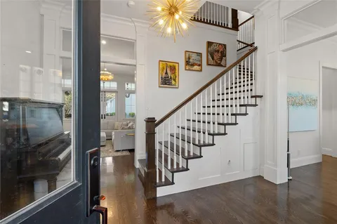 $1,985,000 | 7040 Gaston Avenue, Dallas, TX 75214
