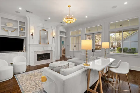 $1,985,000 | 7040 Gaston Avenue, Dallas, TX 75214