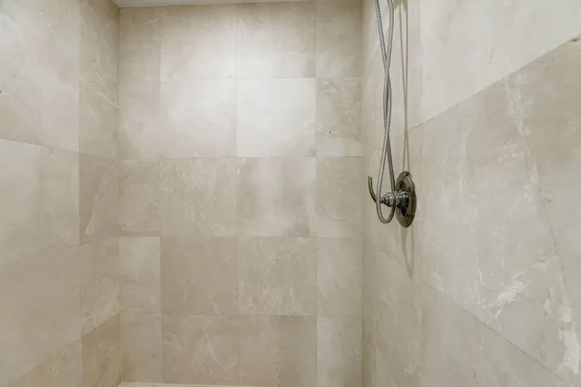 $4,500 | 2650 Lake Shore Drive, Unit 804, Riviera Beach, FL 33404