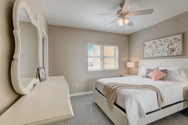 $4,500 | 2650 Lake Shore Drive, Unit 804, Riviera Beach, FL 33404