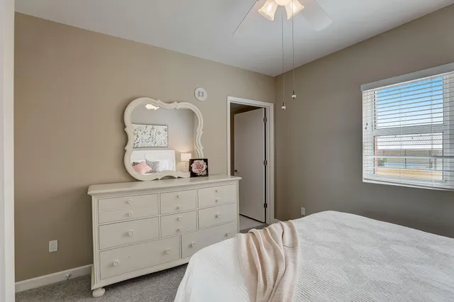 $4,500 | 2650 Lake Shore Drive, Unit 804, Riviera Beach, FL 33404