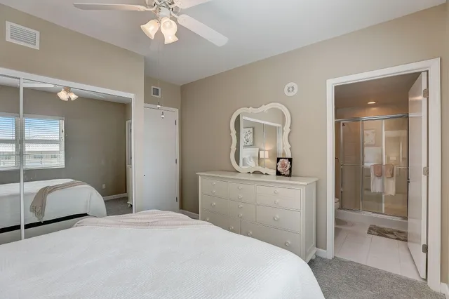 $4,500 | 2650 Lake Shore Drive, Unit 804, Riviera Beach, FL 33404