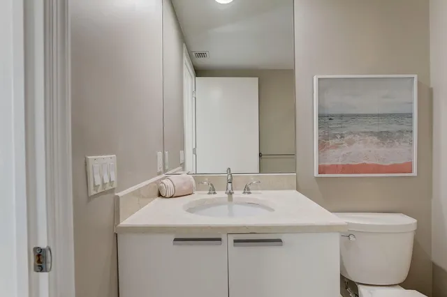 $4,500 | 2650 Lake Shore Drive, Unit 804, Riviera Beach, FL 33404