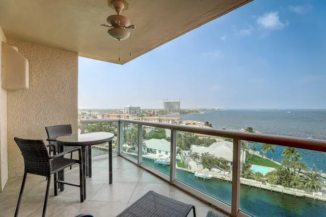 $4,500 | 2650 Lake Shore Drive, Unit 804, Riviera Beach, FL 33404