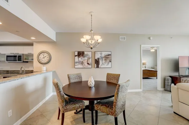 $4,500 | 2650 Lake Shore Drive, Unit 804, Riviera Beach, FL 33404
