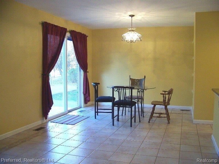 47100 Maben Road Canton, MI 48187 - Photo 14 of 23 Dining Area