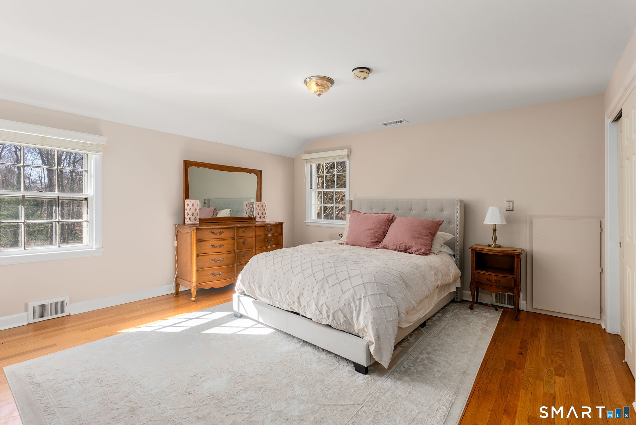 11 Highview Drive Woodbridge, CT 06525 - Photo 25 of 32 Bedroom with full bathroom.