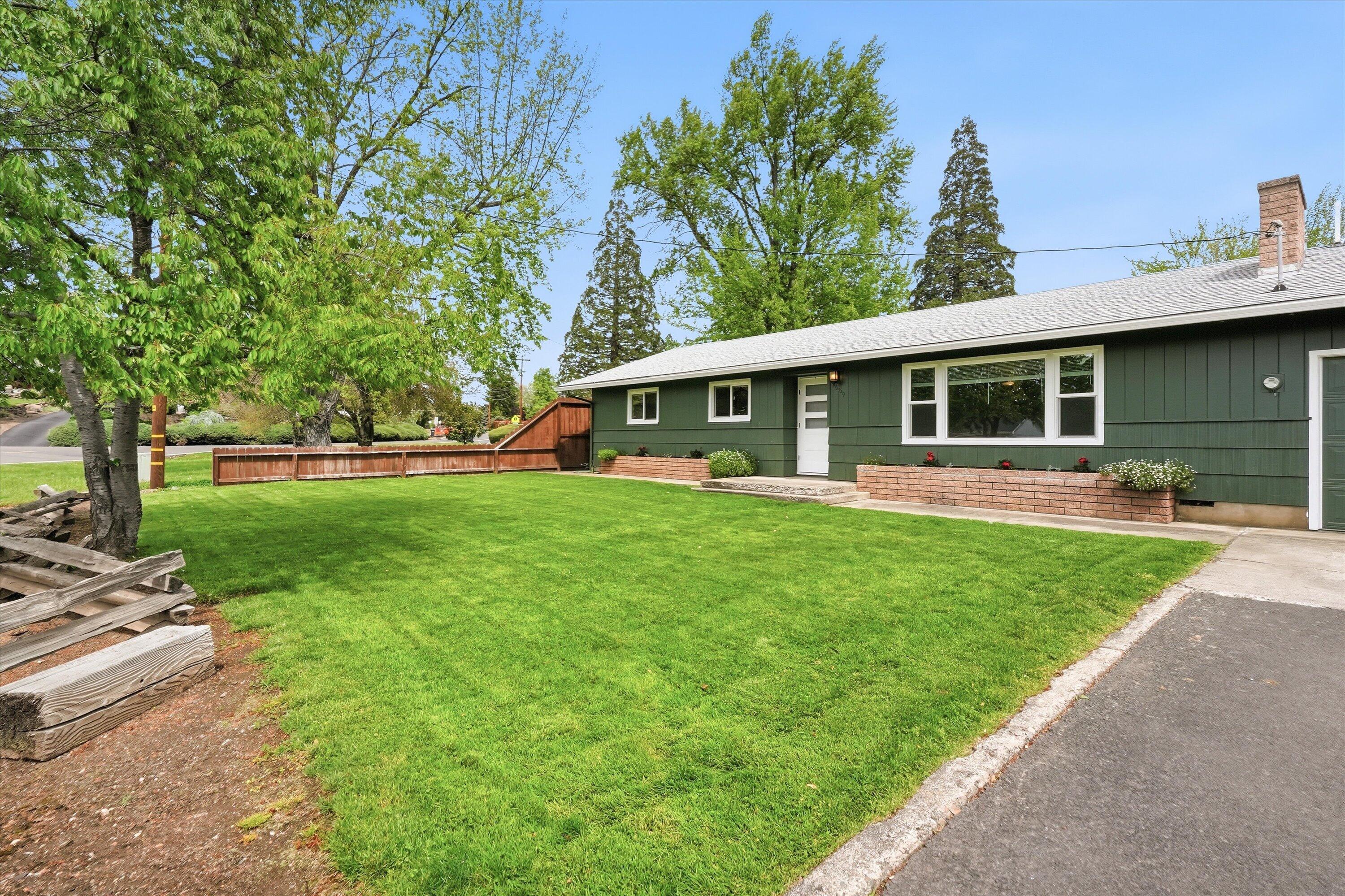 689 South Modoc Avenue Medford, OR 97504 - Photo 4 of 47 04-689 S Modoc Ave-4