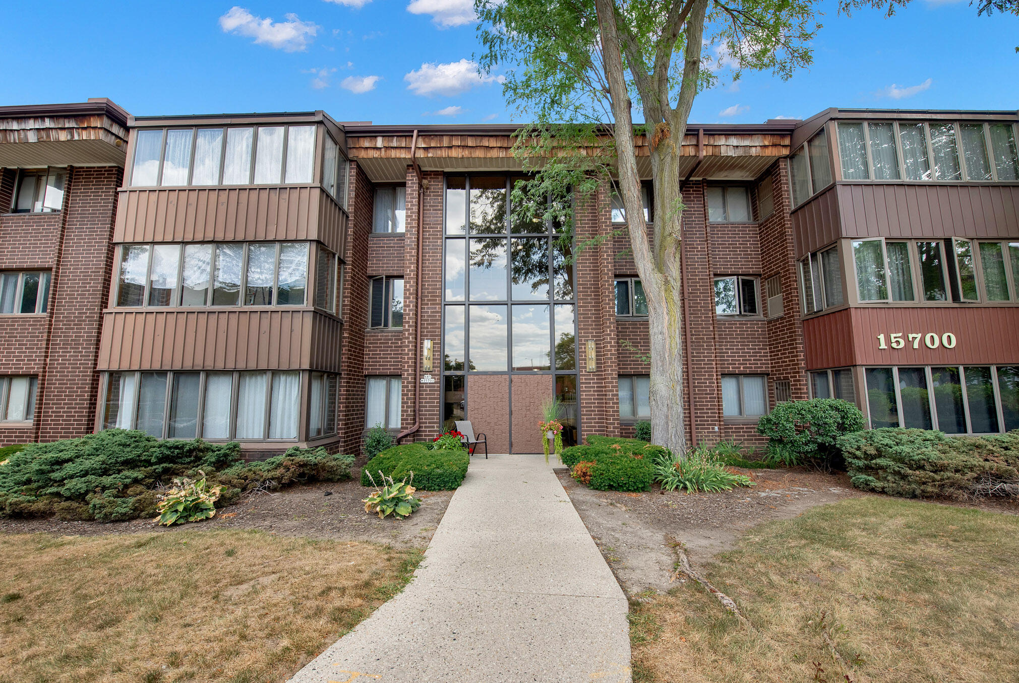 N85-w15700 Ridge Road, Unit 304 Menomonee Falls, WI 53051 - Photo 2 of 31 Front