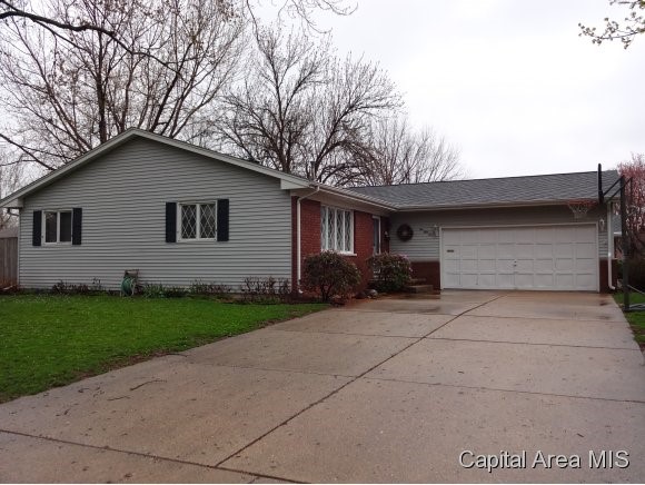 254 Stutely Lane Springfield, IL 62704 - Photo 1 of 17