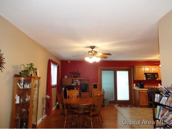 254 Stutely Lane Springfield, IL 62704 - Photo 4 of 17